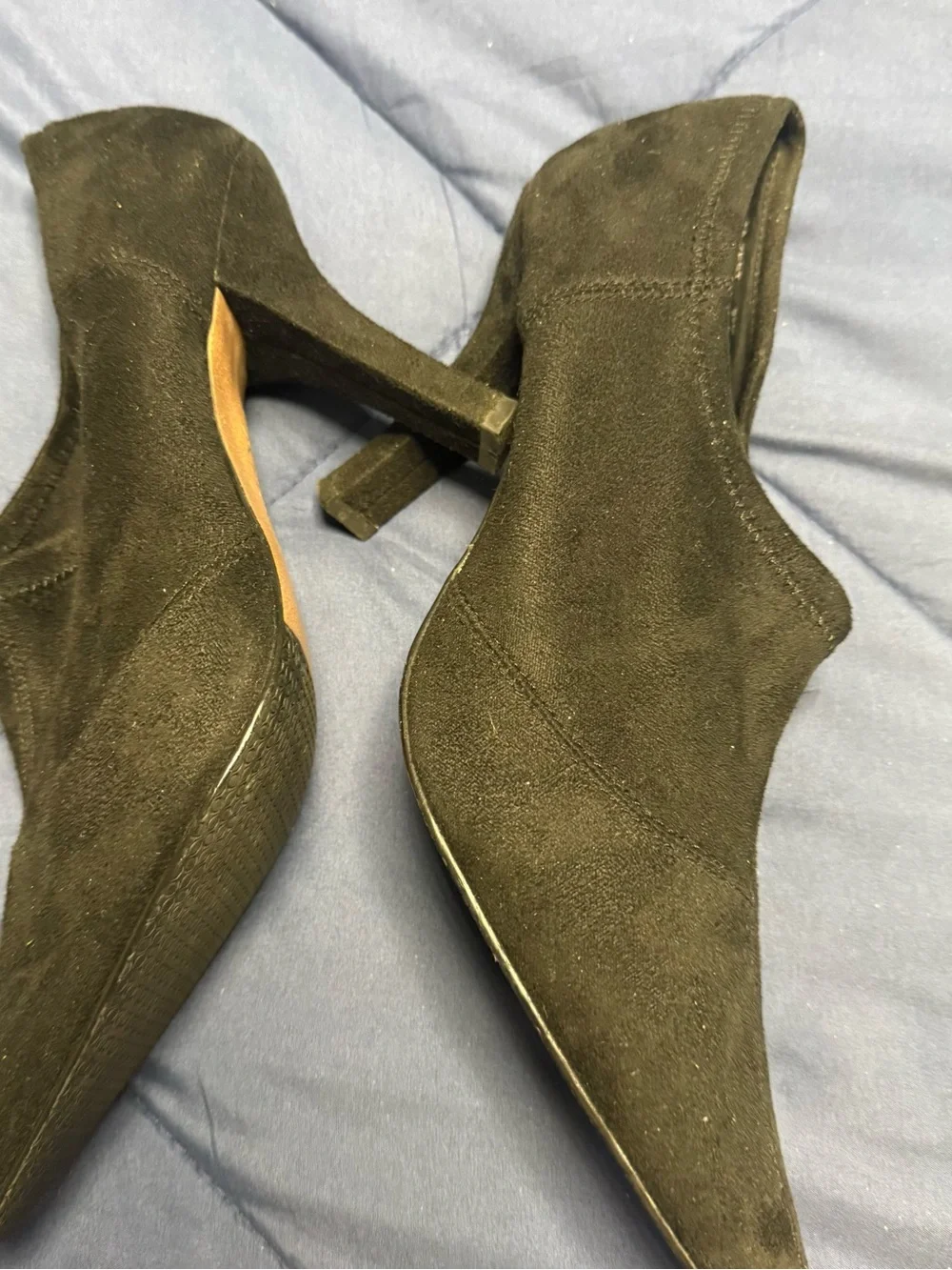 TAHARI  Black Suede Pointed Slip-On Shoes